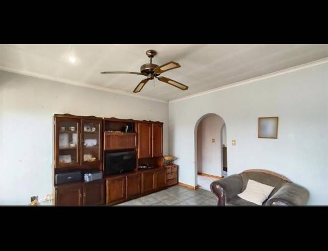 3 BEDROOM TOWNHOUSE FOR SALE IN BIRCHLEIGH NORTH